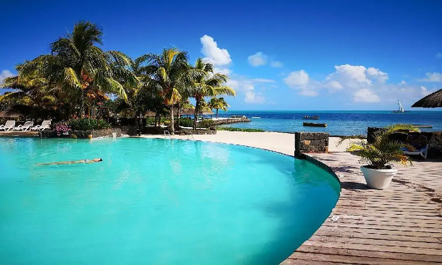 6N Laguna Beach Hotel & Spa Mauritius